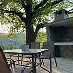 So Simple Guest House,mouresi Mourésion