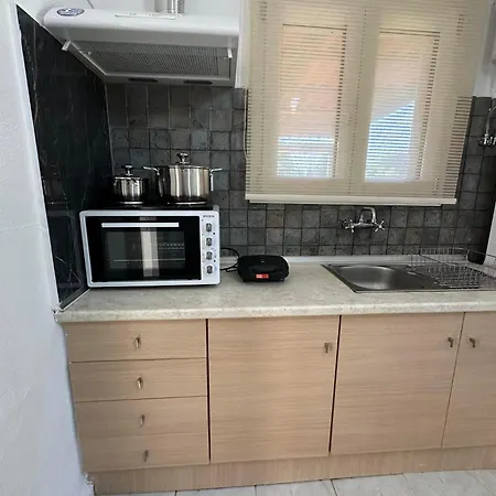 Semesterbostad So Simple Guest House,mouresi Mourésion