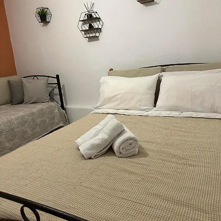 Semesterbostad So Simple Guest House,mouresi Mourésion