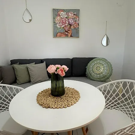 So Simple Guest House,mouresi