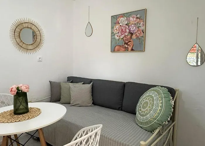 Holiday home So Simple Guest House,mouresi Mouresi